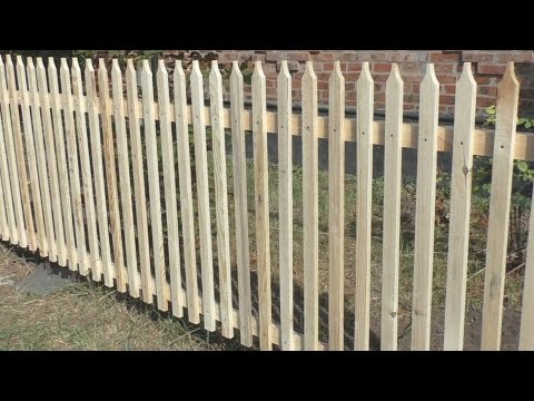 Как сделать забор из штакетника